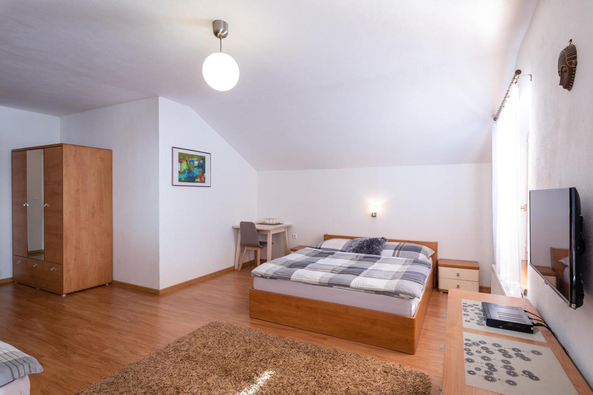 Pension Lunatyk Liptovský Mikuláš Buitenkant foto